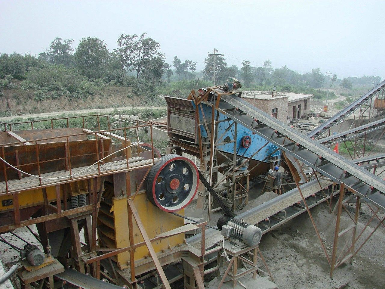 圓振動篩 破碎機 圓振動篩 破碎機.jpg